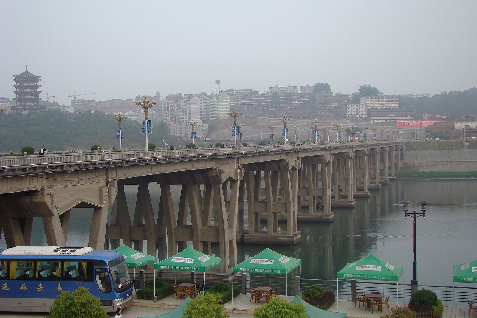 The Han River bank at Hanbin, Ankang