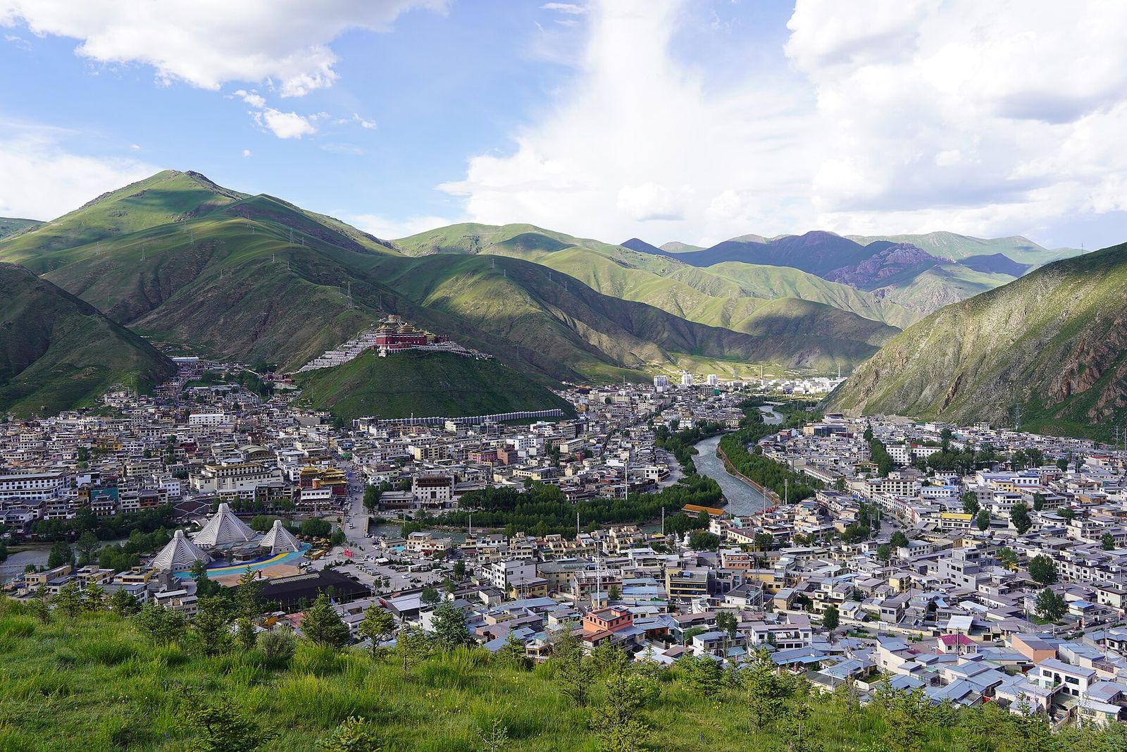 Jiegu, the main town of Yushu, in the Qinghai highlands